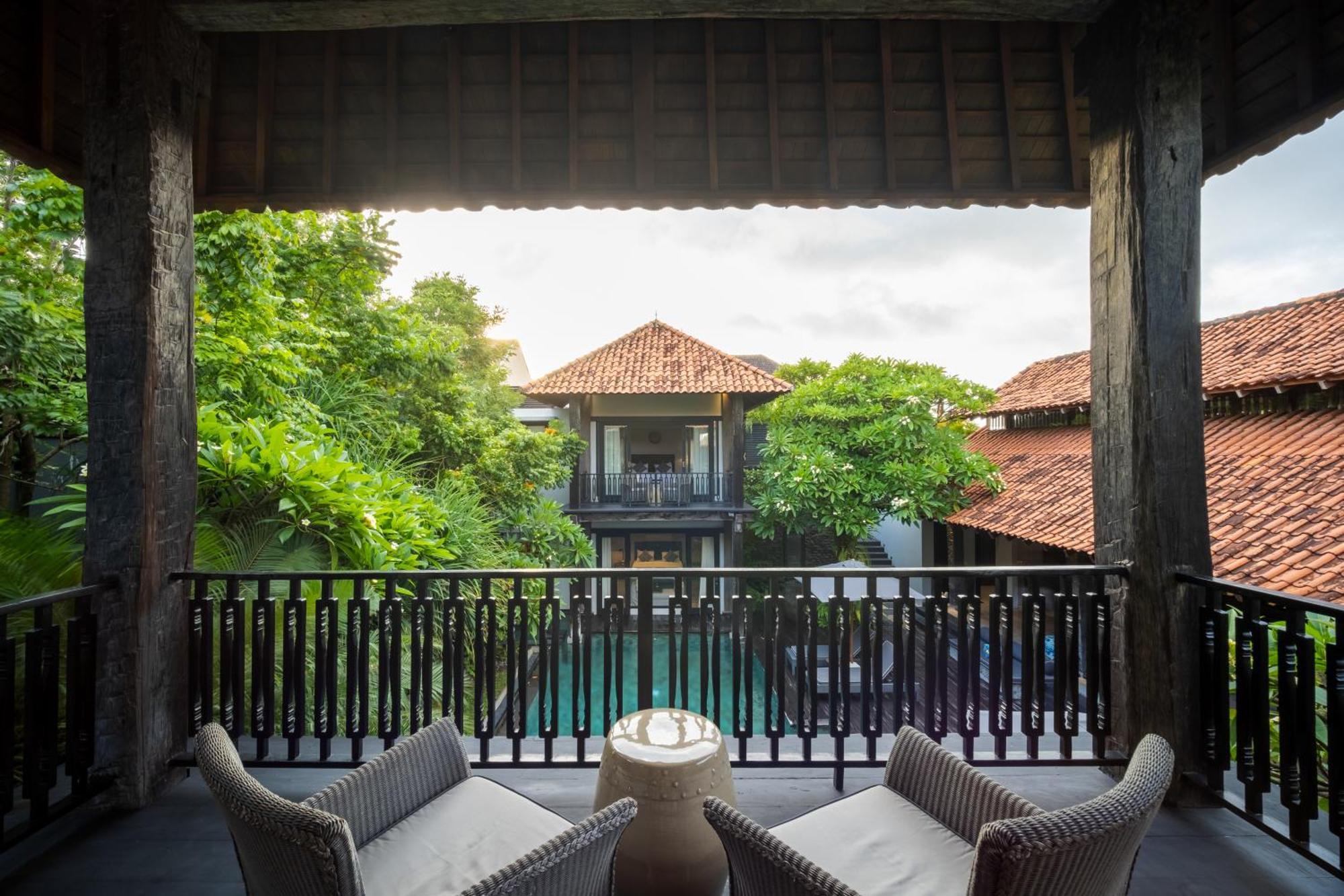 Villa De Suma - Fully Staffed Luxury Villa, Walk To The Beach! سمينياك المظهر الخارجي الصورة