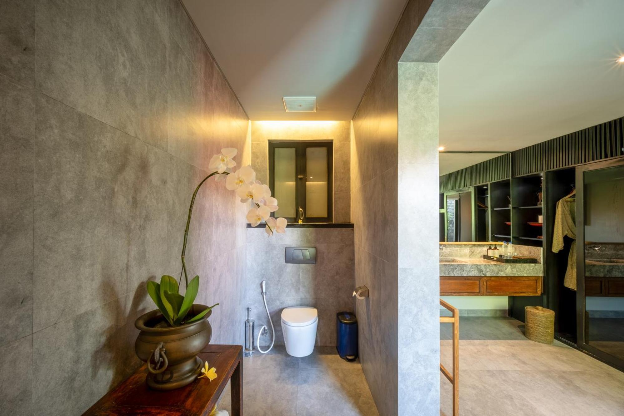 Villa De Suma - Fully Staffed Luxury Villa, Walk To The Beach! سمينياك المظهر الخارجي الصورة