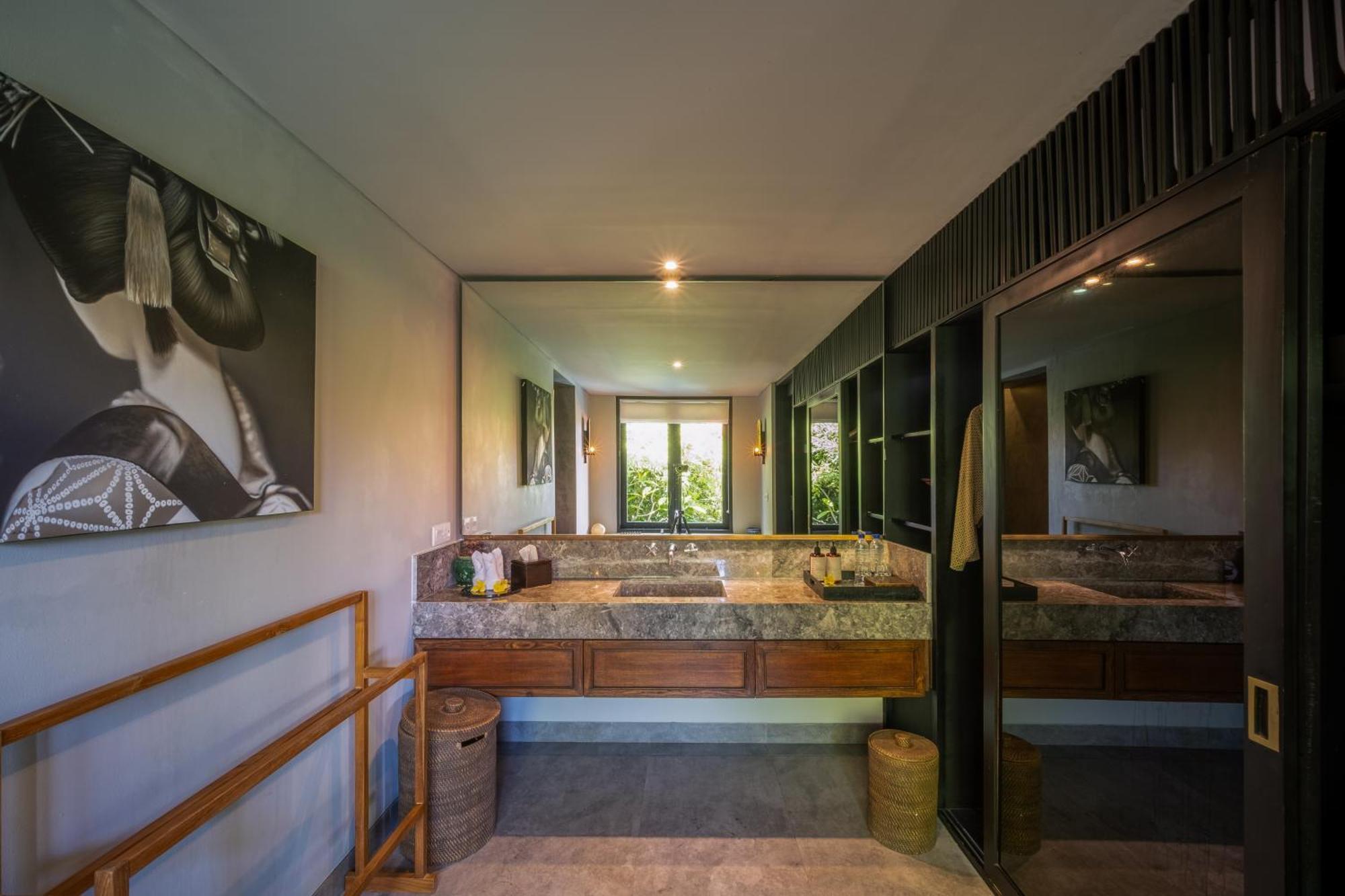 Villa De Suma - Fully Staffed Luxury Villa, Walk To The Beach! سمينياك المظهر الخارجي الصورة